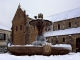 La place et la basilique sous la neige