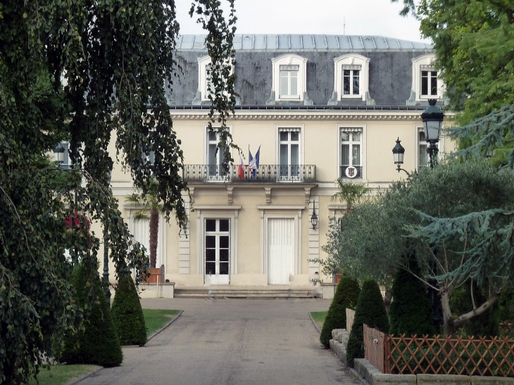 L'hôtel de ville - Garches