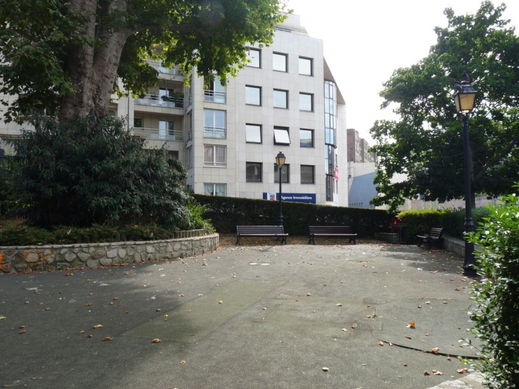 Le square Weiden - Issy-les-Moulineaux