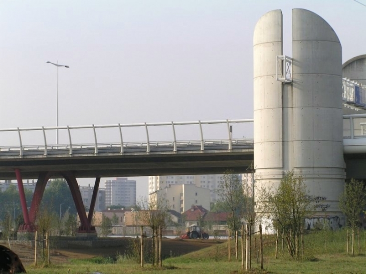 A14 vue du parc de l'île - Nanterre