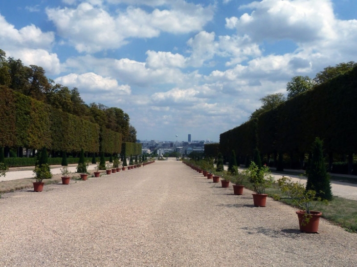 Le parc : perspective sur Paris - Saint-Cloud