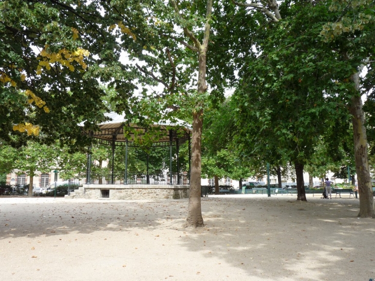 Square de la place Dupleix - Paris 15e Arrondissement