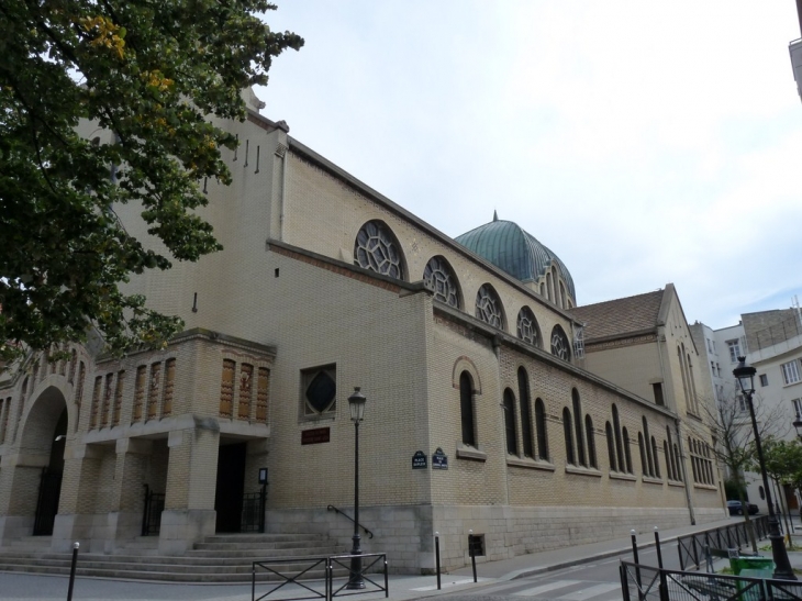 Eglise Saint Léon - Paris 15e Arrondissement