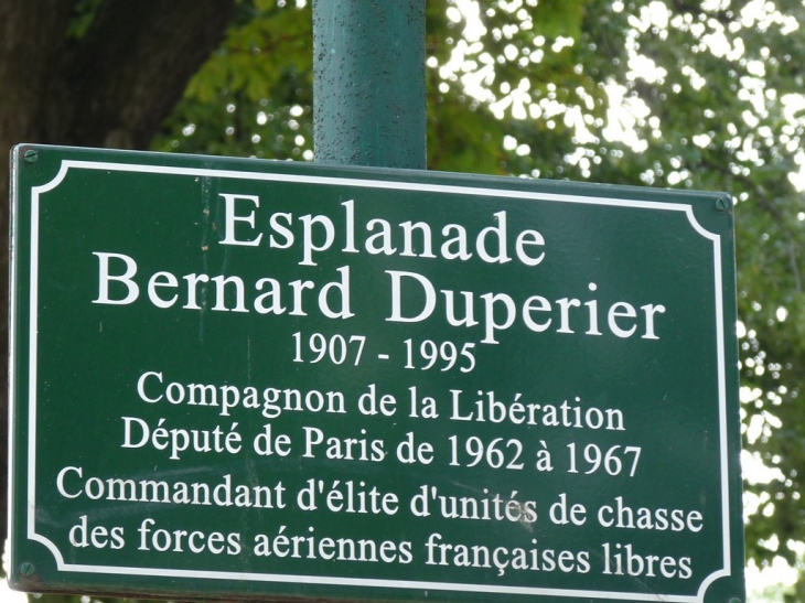 Esplanade Bernard Duperier - Paris 16e Arrondissement