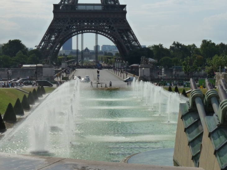 Sur l'esplanade devant le palais de Chaillot - Paris 16e Arrondissement