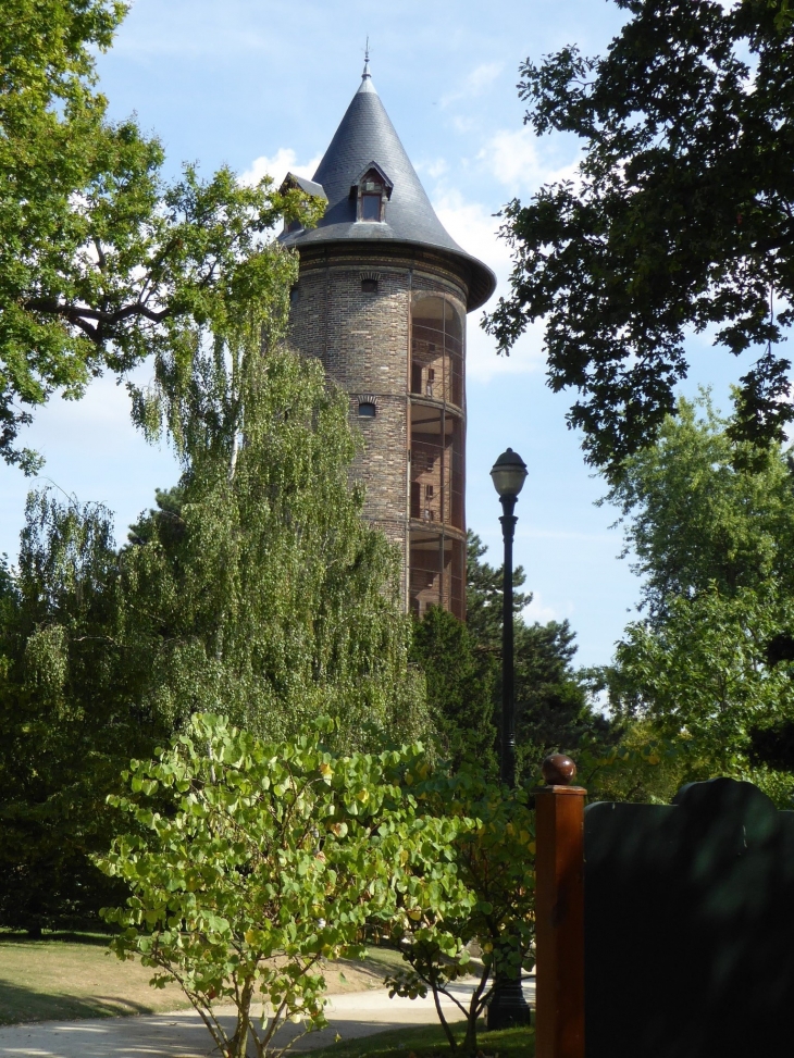 Le Jardin d'acclimatation : le pigeonnier Gambetta - Paris 16e Arrondissement