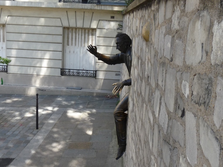 Place Marcel Aimé ,  - Paris 18e Arrondissement