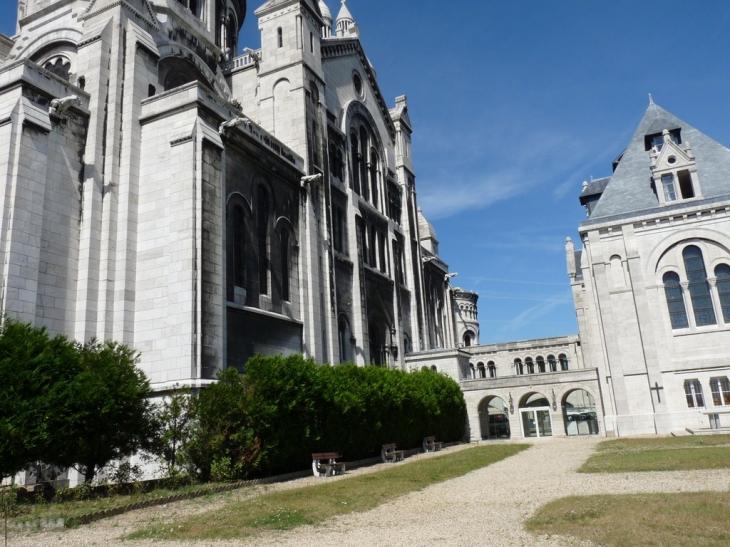 La basilique du Sacré Coeur - Paris 18e Arrondissement