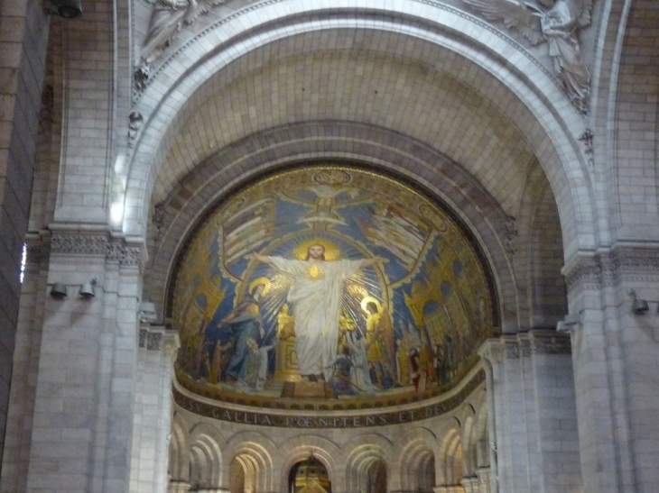 Dans La basilique du Sacré Coeur - Paris 18e Arrondissement