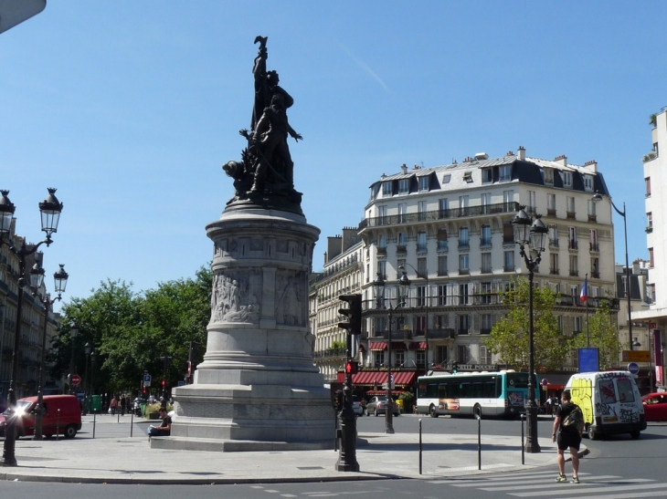 Place de Clichy - Paris 18e Arrondissement