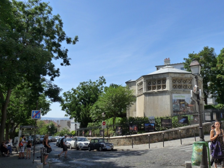 Place J B Clement - Paris 18e Arrondissement