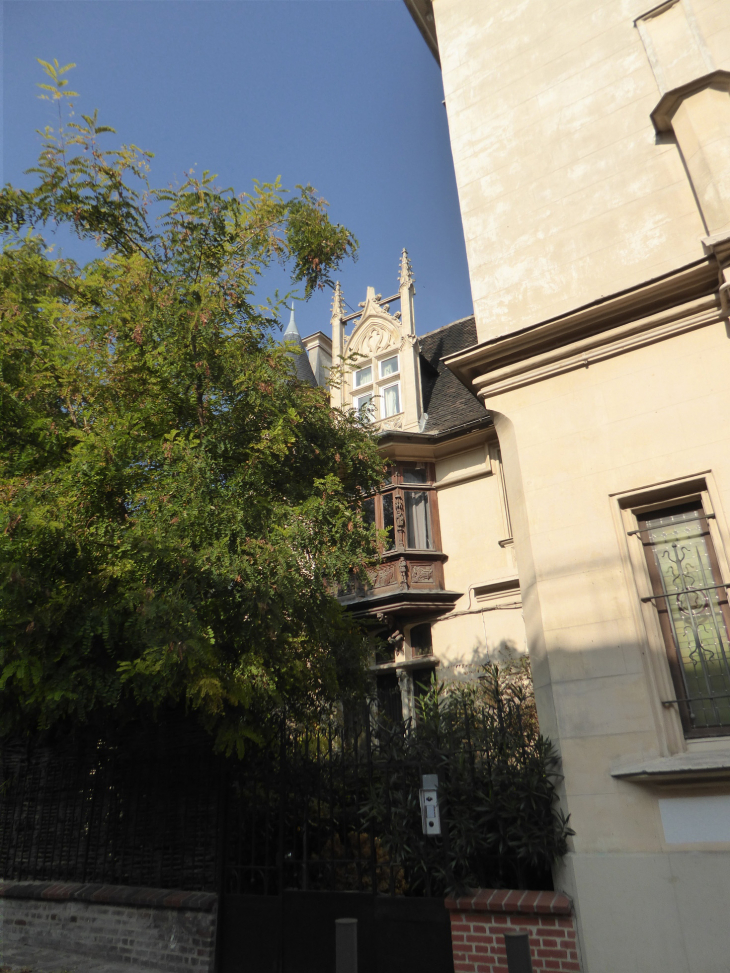 Ballade à Montmartre : impasse Marie-Blanche maison de l'Escalopier - Paris 18e Arrondissement