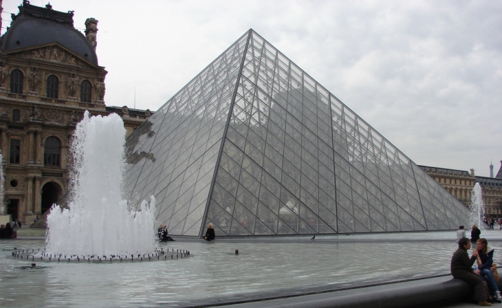 La Pyramide du Louvre - Paris 1er Arrondissement