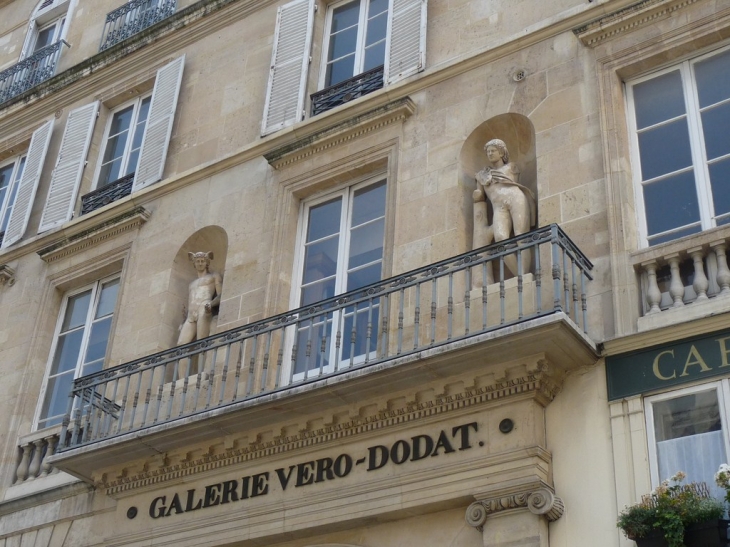 Le long du boulevard Saint Honoré - Paris 1er Arrondissement