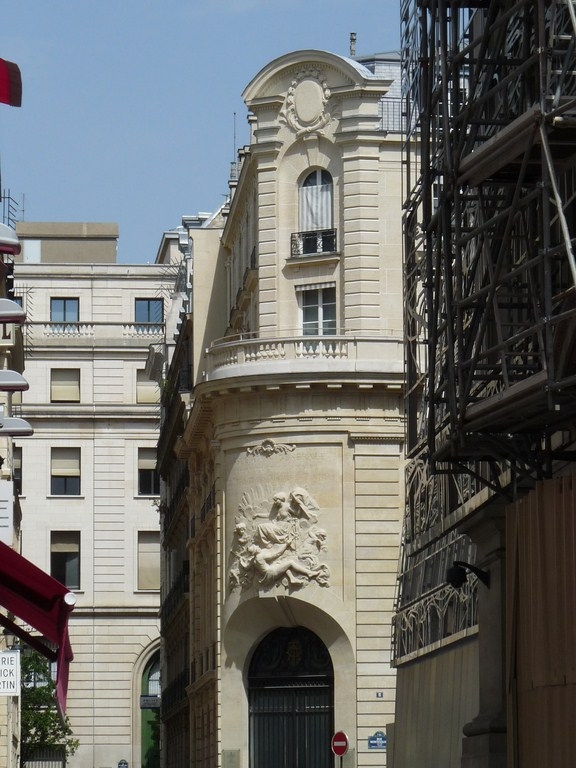 Le long du boulevard Saint Honoré - Paris 1er Arrondissement