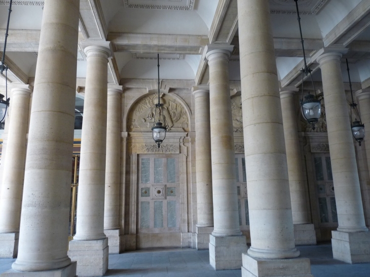 Le peristyle de Chartres - Paris 1er Arrondissement