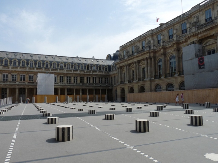 Les colonnes de Buren - Paris 1er Arrondissement