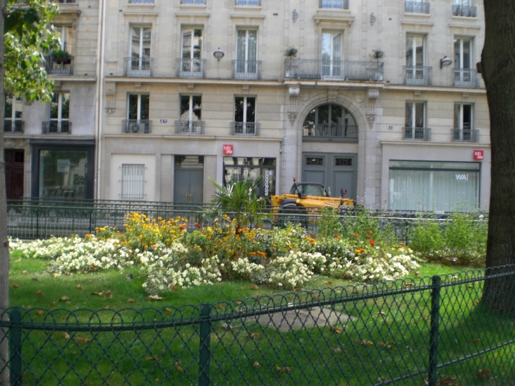 Place du Lieutenant Henri Karcher - Paris 1er Arrondissement