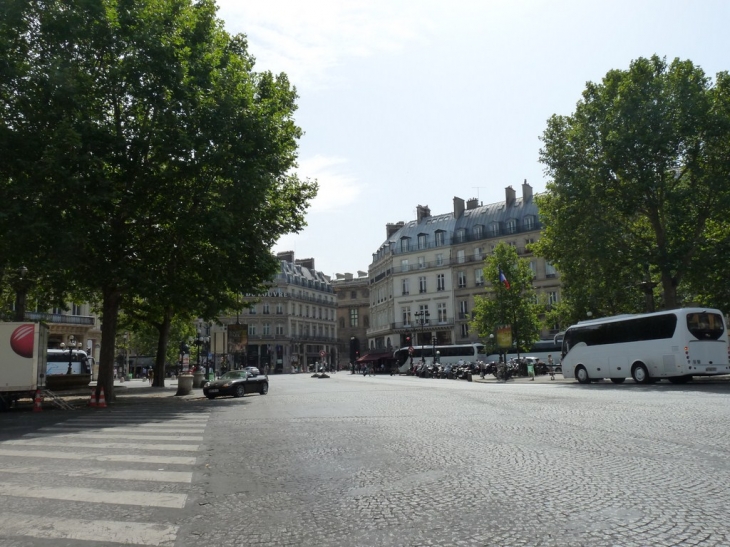 Place A . Malraud - Paris 1er Arrondissement