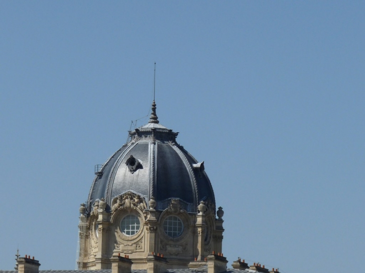 Le dome du tribunal de commerce - Paris 1er Arrondissement