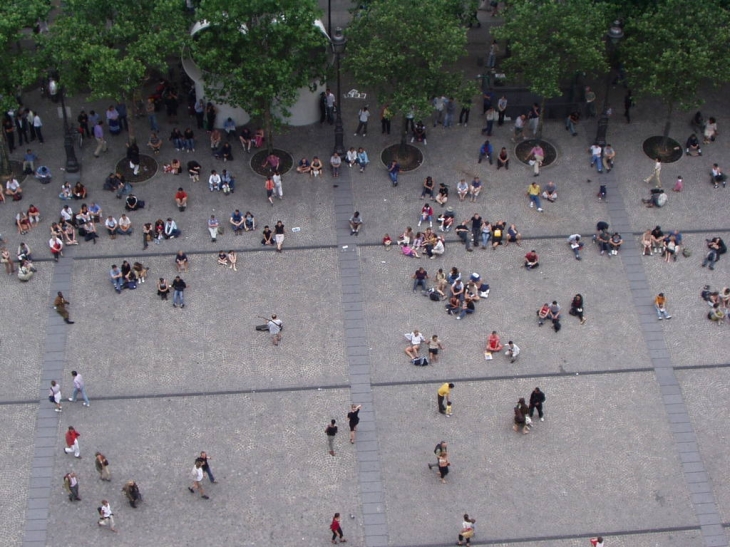 Beaubourg, la piazzetta - Paris 4e Arrondissement