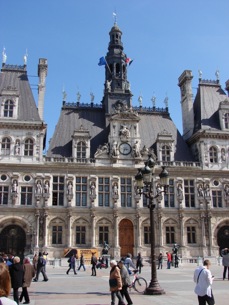 L'Hôtel de Ville - Paris 4e Arrondissement