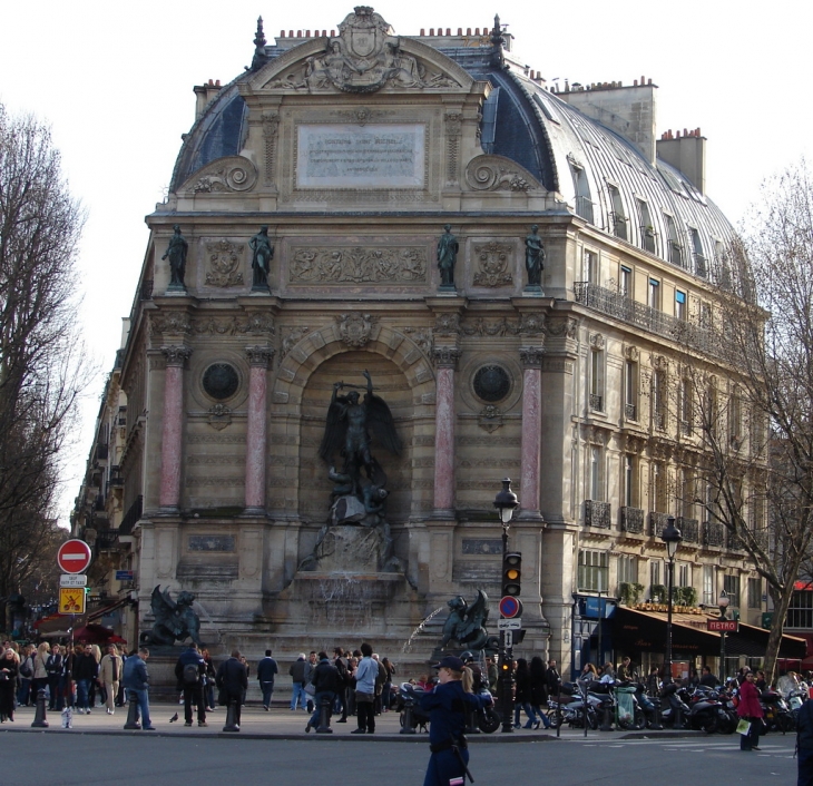 La Fontaine Saint-Michel - Paris 5e Arrondissement