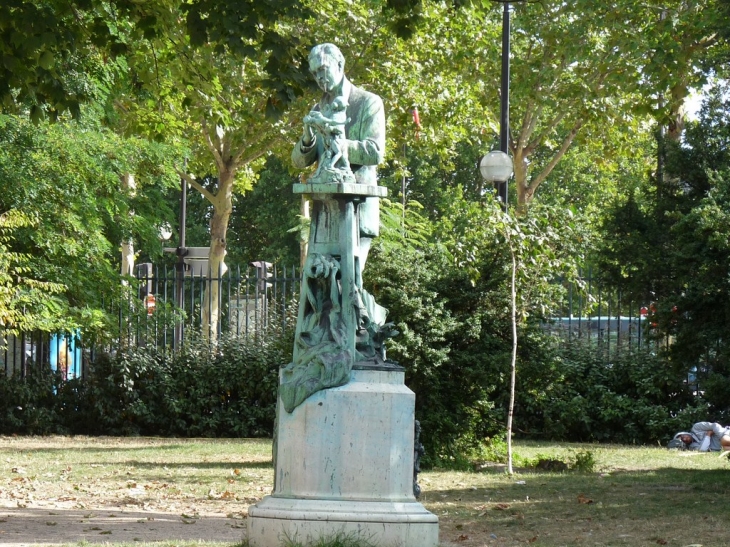 Au-jardin-des-plantes - Paris 5e Arrondissement