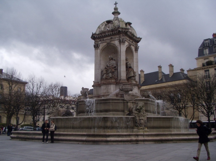 La place Saint-Sulpice - Paris 6e Arrondissement