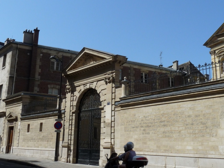 Ancien couvent des Carmes, devenu l'Institut catholique de Paris - Paris 6e Arrondissement