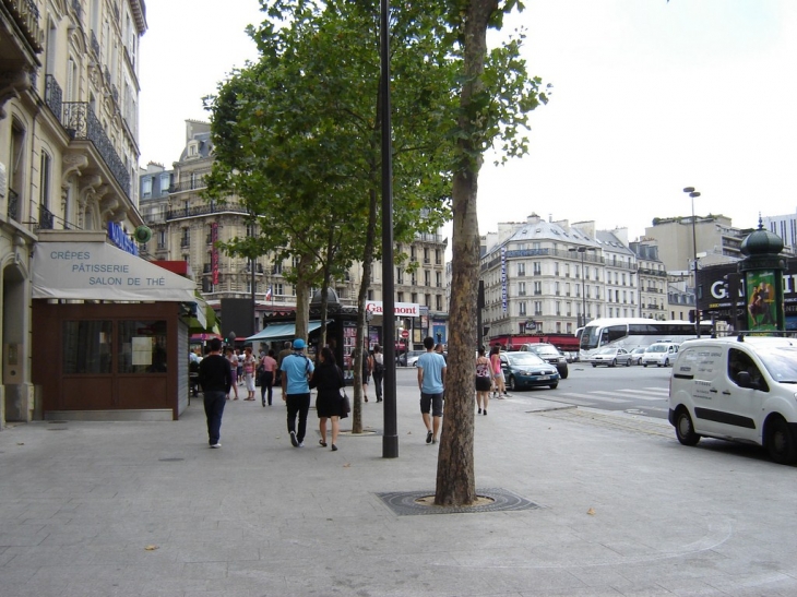 Place du 18 juin 1940 - Paris 6e Arrondissement