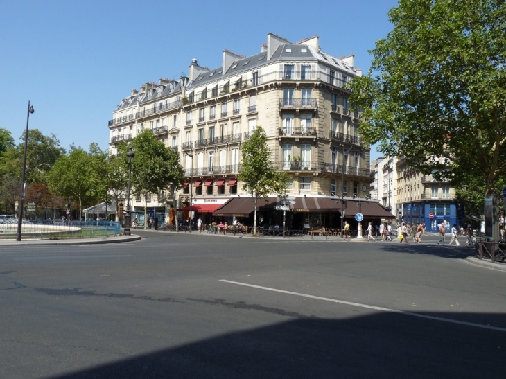 Place Edmond Rostand - Paris 6e Arrondissement