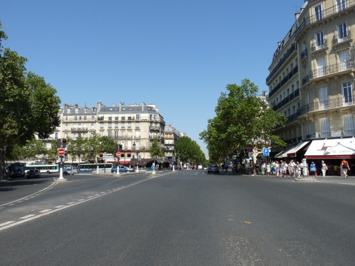 Place Edmond Rostand - Paris 6e Arrondissement