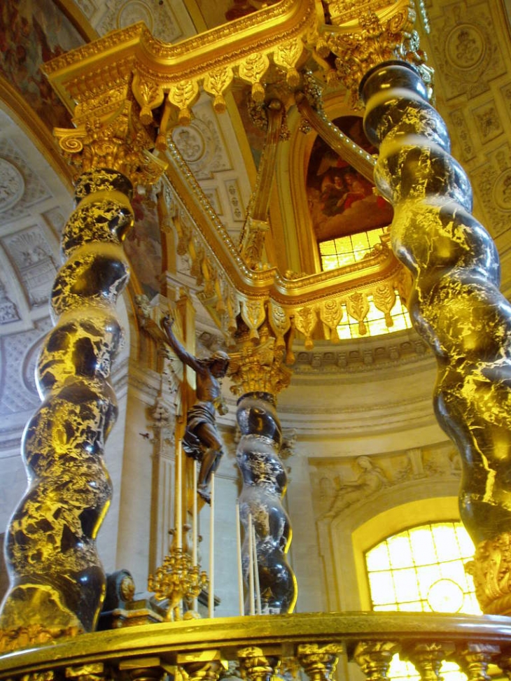 Saint Louis des Invalides, l'autel - Paris 7e Arrondissement