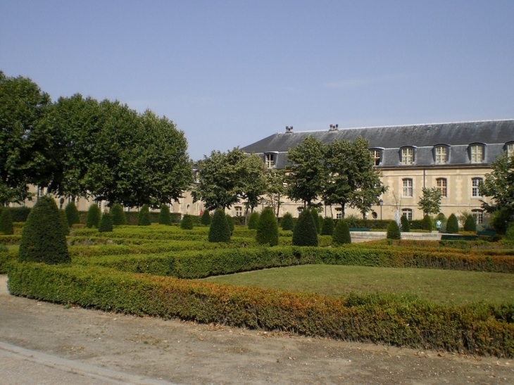 Aux invalides - Paris 7e Arrondissement