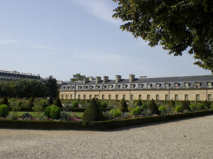 Aux invalides - Paris 7e Arrondissement