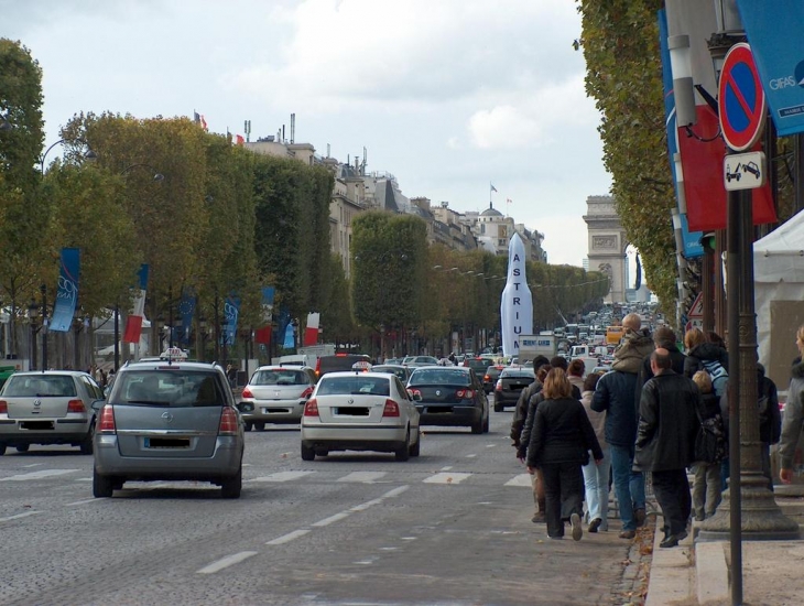 Champs-elysées - Paris 8e Arrondissement