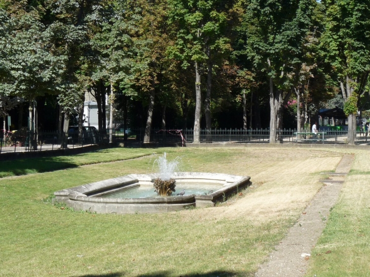 Le Grand Palais - Paris 8e Arrondissement