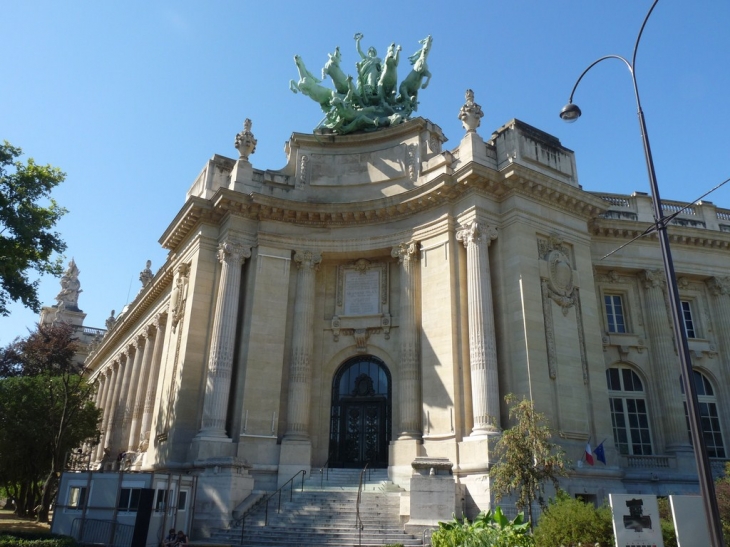 Le Grand Palais - Paris 8e Arrondissement