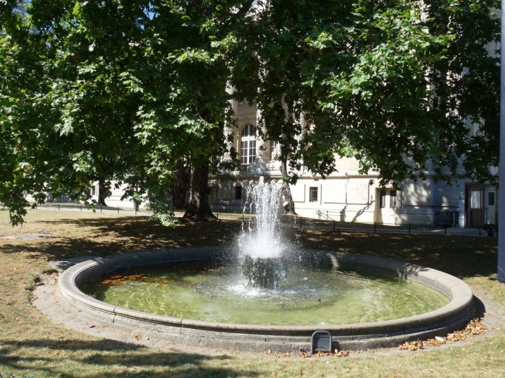 Le Grand Palais - Paris 8e Arrondissement