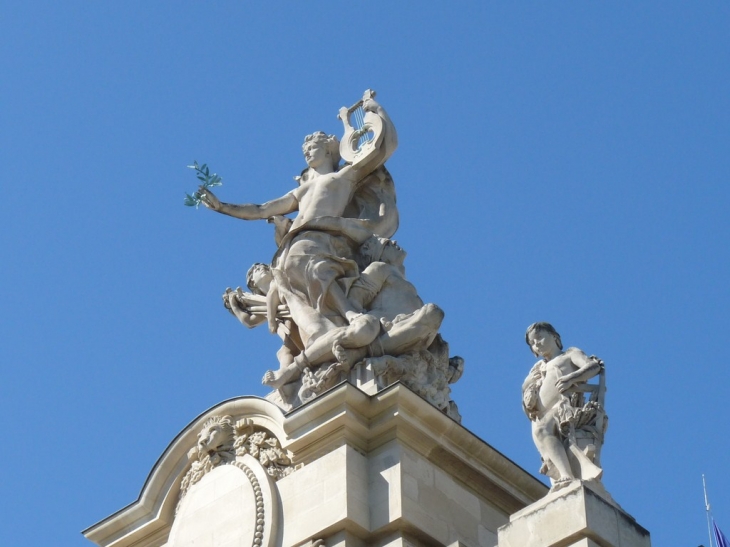 Le Grand Palais - Paris 8e Arrondissement