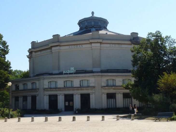 Square Marigny - Paris 8e Arrondissement