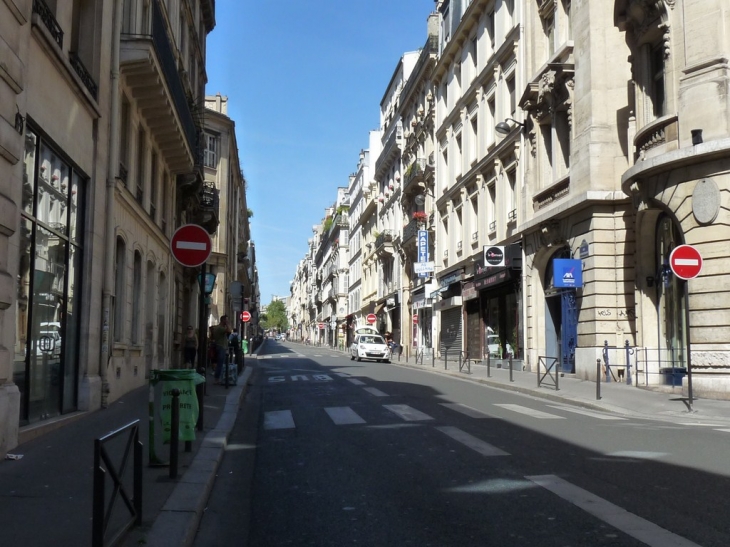 Rue D'Amsterdam - Paris 9e Arrondissement