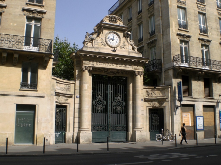 Rue Saint Lazare,  La companie des chemins de fer de Paris à Lyon et à M arseille - Paris 9e Arrondissement