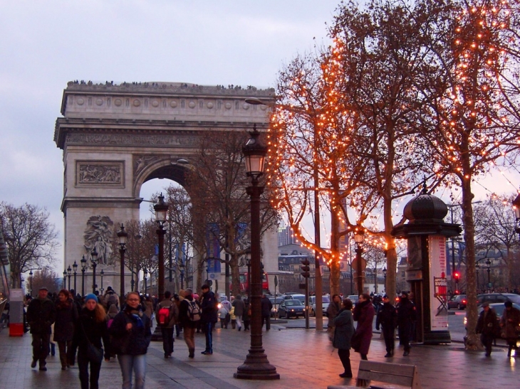 ARC DE TRIOMPHE - Paris