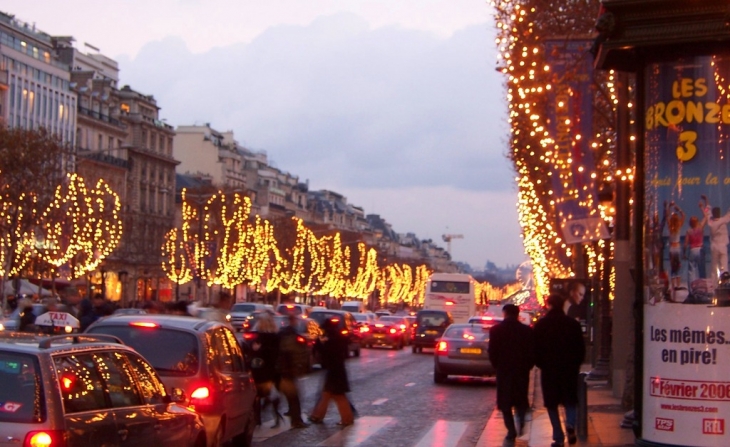 CHAMPS ELYSEES - Paris