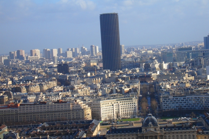 TOUR MONTPARNASSE - Paris