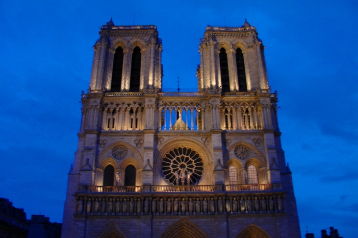 NOTRE DAME - Paris