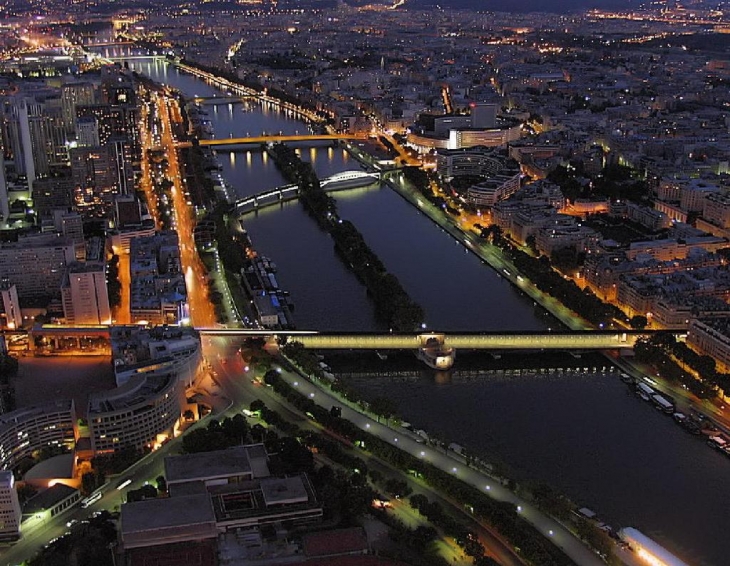 Vue de nuit sur Paris