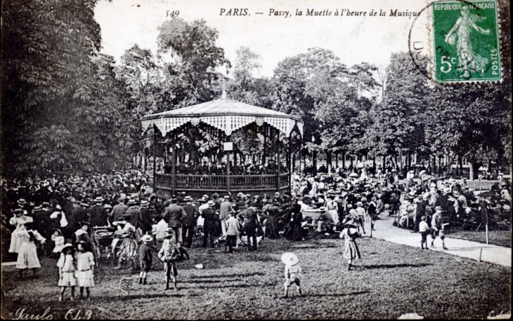 Passy, La Muette à l'heure de la Musique, vers 1908 (carte postale ancienne). - Paris